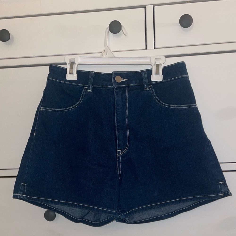 High Waisted H and M Jean shorts (H&M)